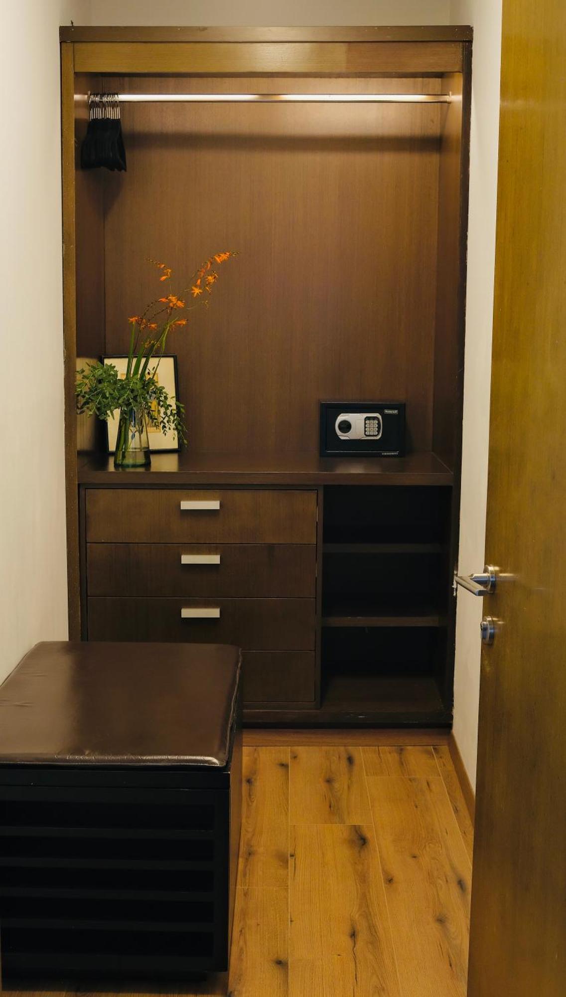 Junior Suite with Balcony,1616903495:JPEG
